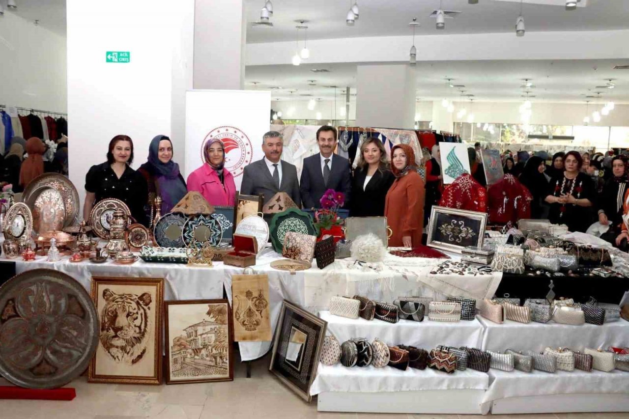 Sivas’ta kurslara yoğun ilgi gösteriliyor