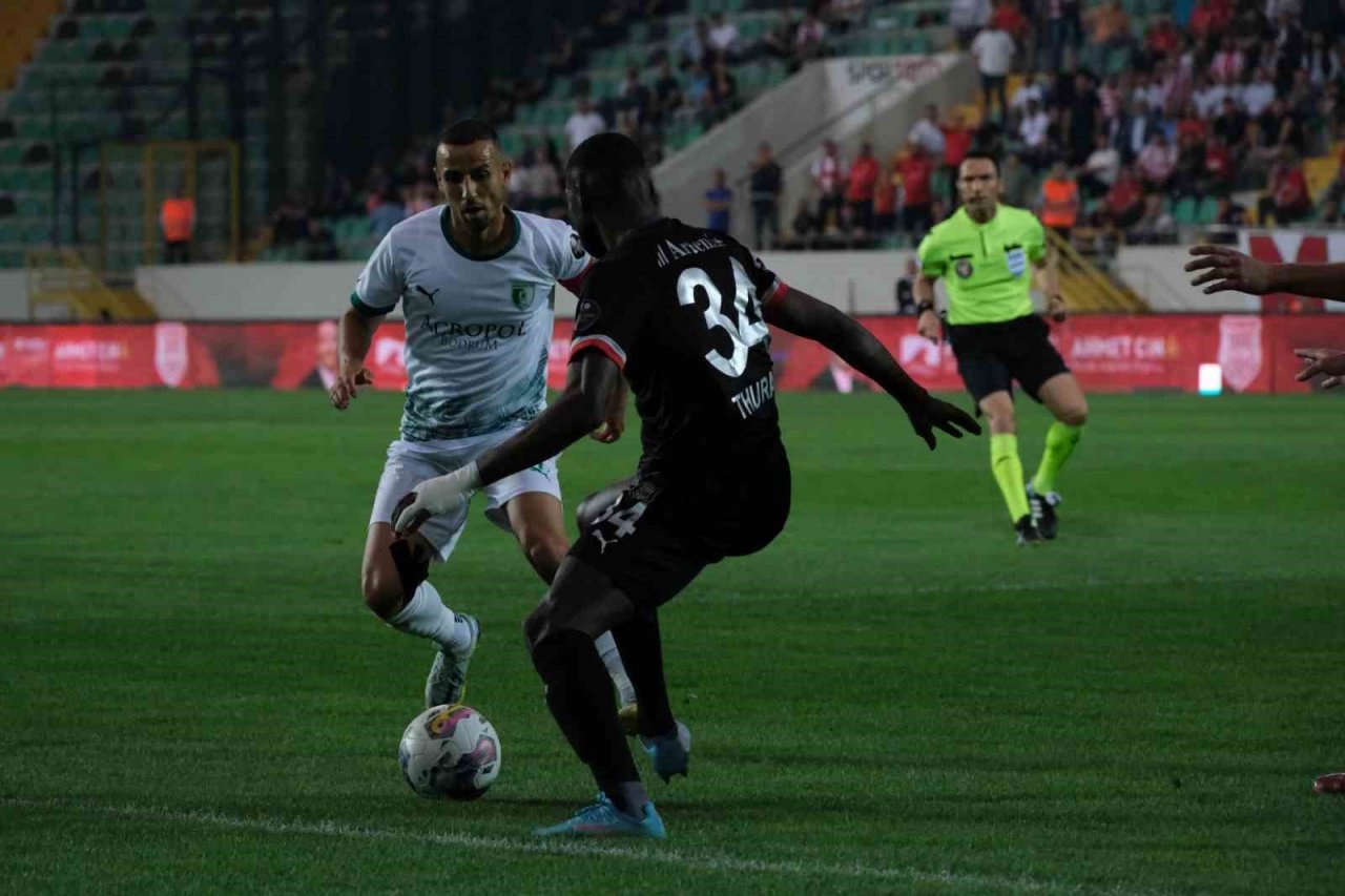 Spor Toto 1. Lig Play-off Finali: Pendikspor: 2 - Bodrumspor: 1 (Maç devam ediyor)