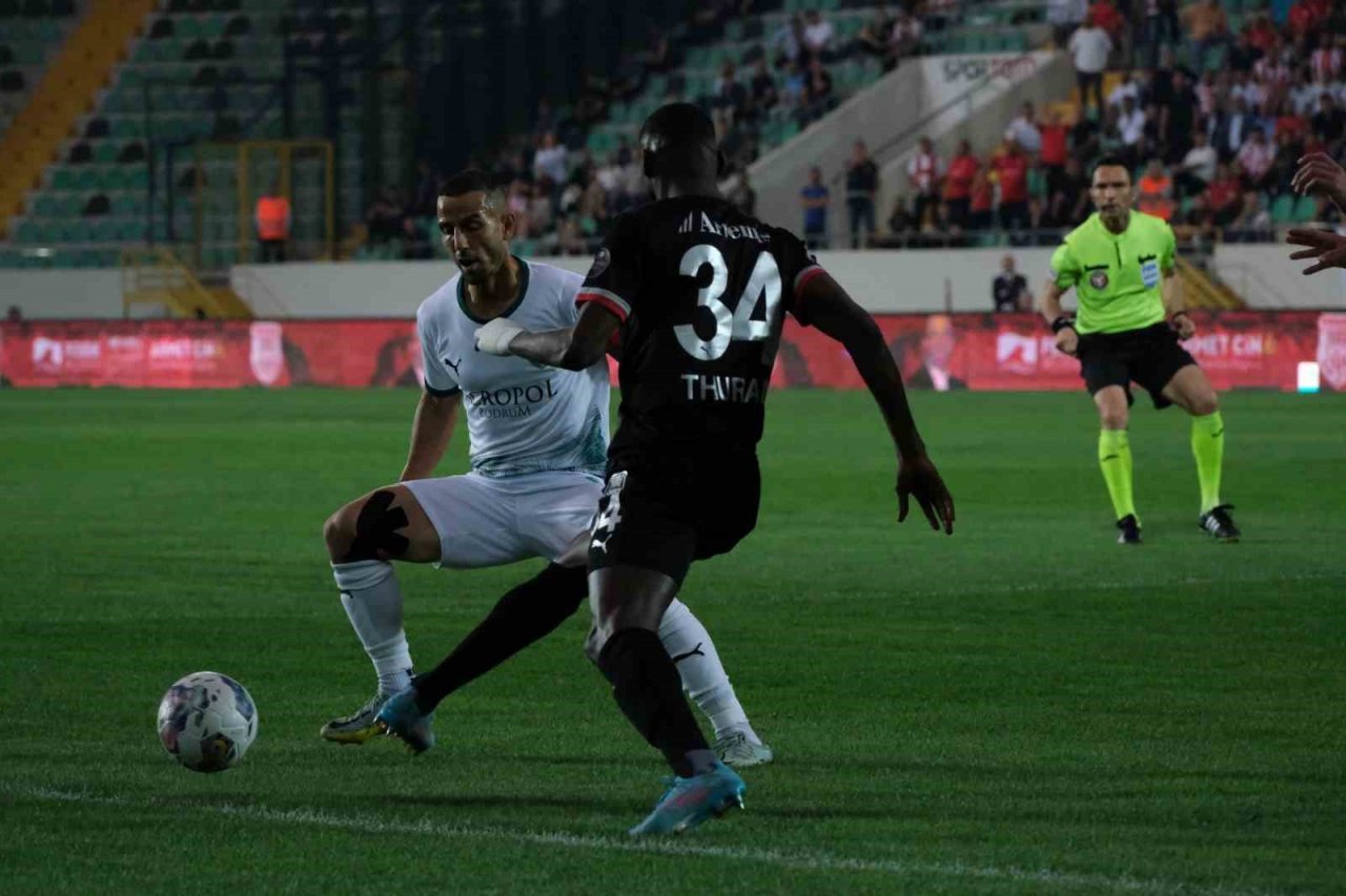 Spor Toto 1. Lig Play-off Finali: Pendikspor: 2 - Bodrumspor: 1 (Maç devam ediyor)
