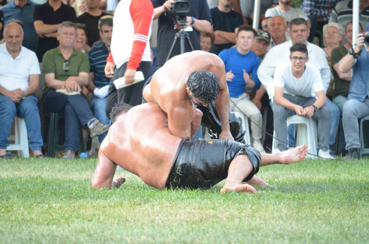 Hüseyin Pehlivan Yağlı Güreşleri’nin şampiyonu İsmail Koç oldu