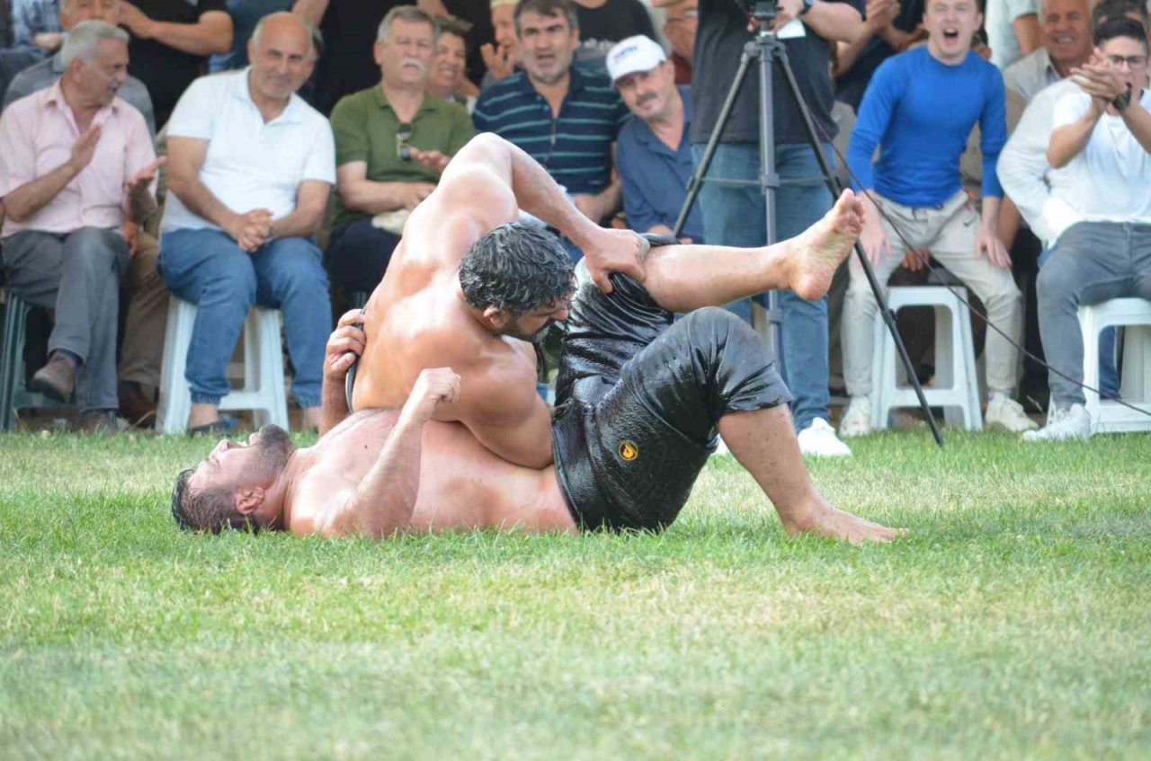Hüseyin Pehlivan Yağlı Güreşleri’nin şampiyonu İsmail Koç oldu