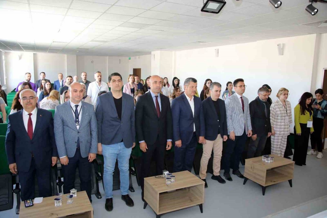 TOGÜ’de ingilizce öğrenim çalıştayı başladı