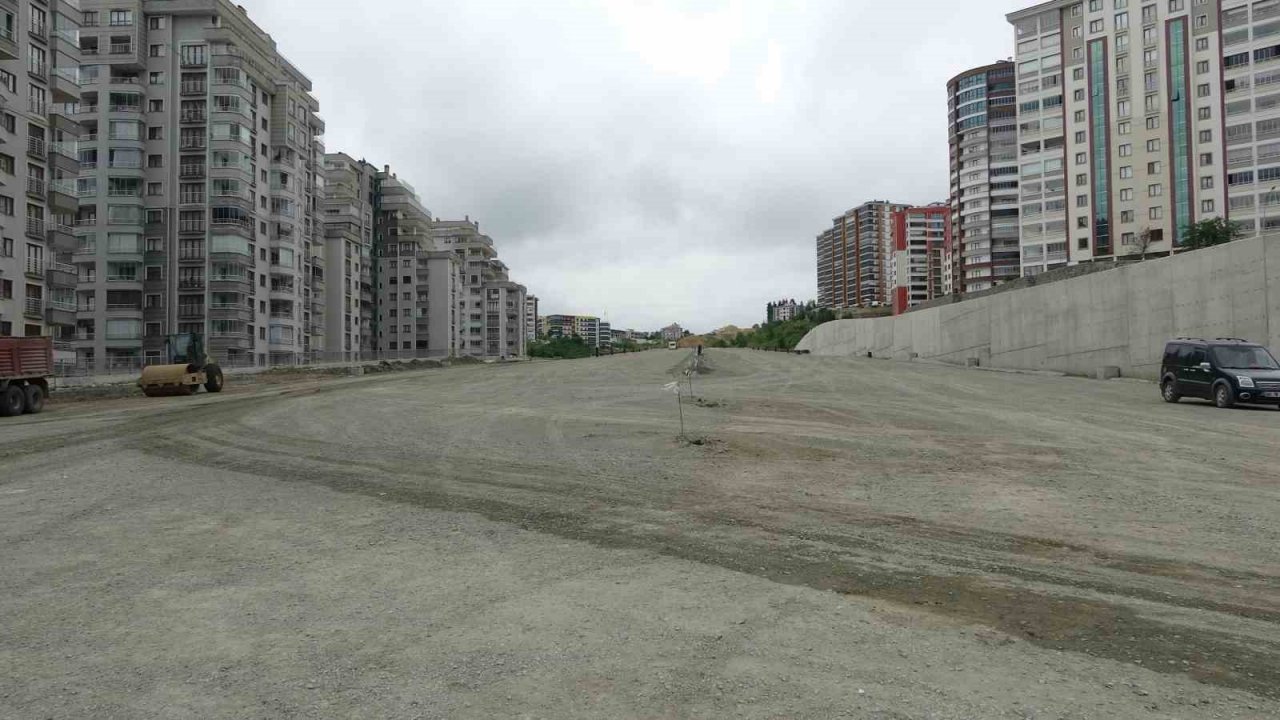 Türkiye’nin en maliyetli şehir içi yollarından Kanuni Bulvarı’nda çalışmalar hız kesmiyor