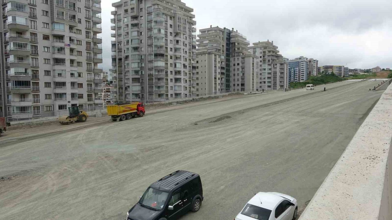 Türkiye’nin en maliyetli şehir içi yollarından Kanuni Bulvarı’nda çalışmalar hız kesmiyor