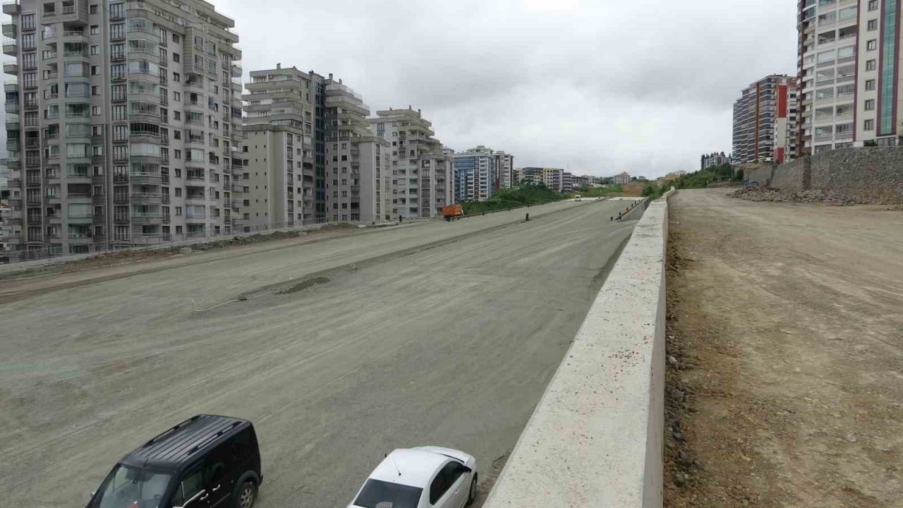 Türkiye’nin en maliyetli şehir içi yollarından Kanuni Bulvarı’nda çalışmalar hız kesmiyor