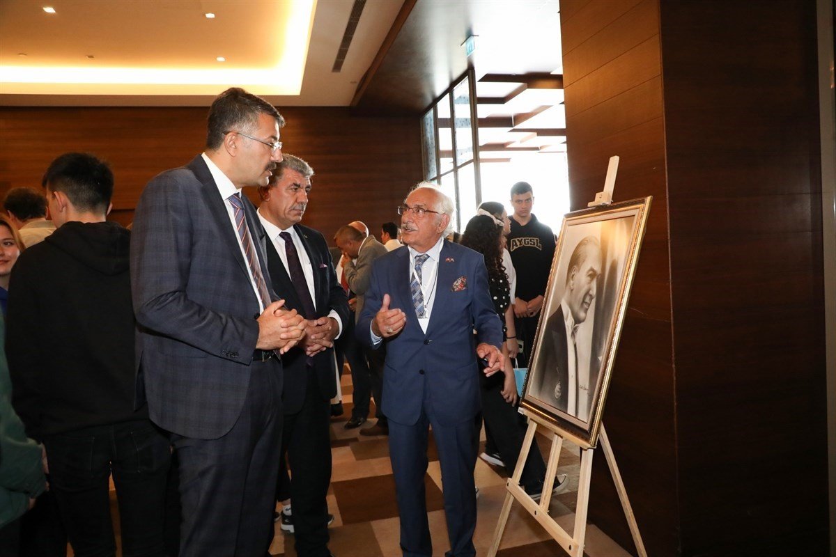 Kütahya’da Hisarlı Ahmet Sempozyumu