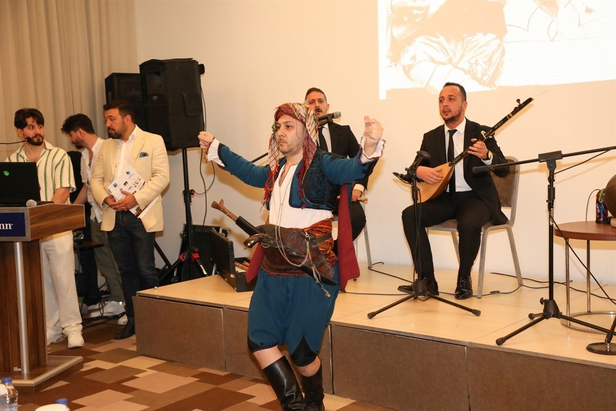 Kütahya’da Hisarlı Ahmet Sempozyumu