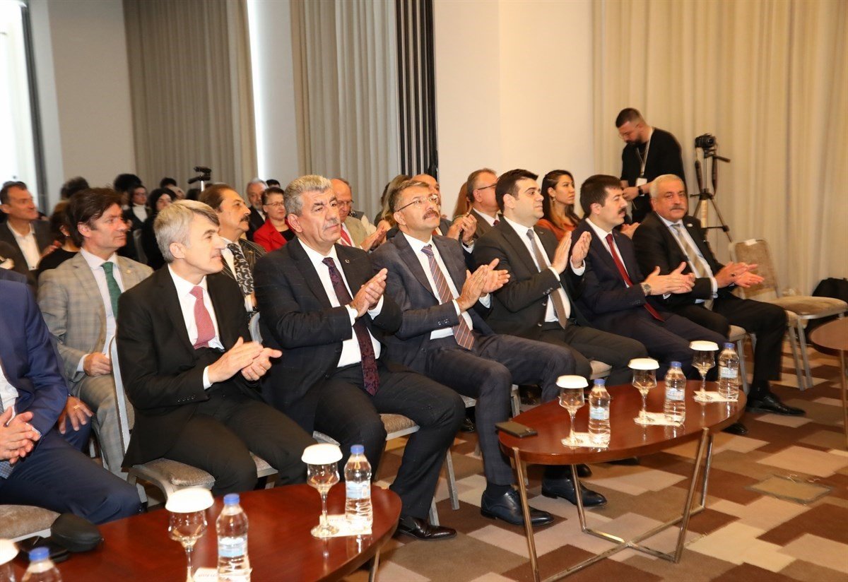 Kütahya’da Hisarlı Ahmet Sempozyumu