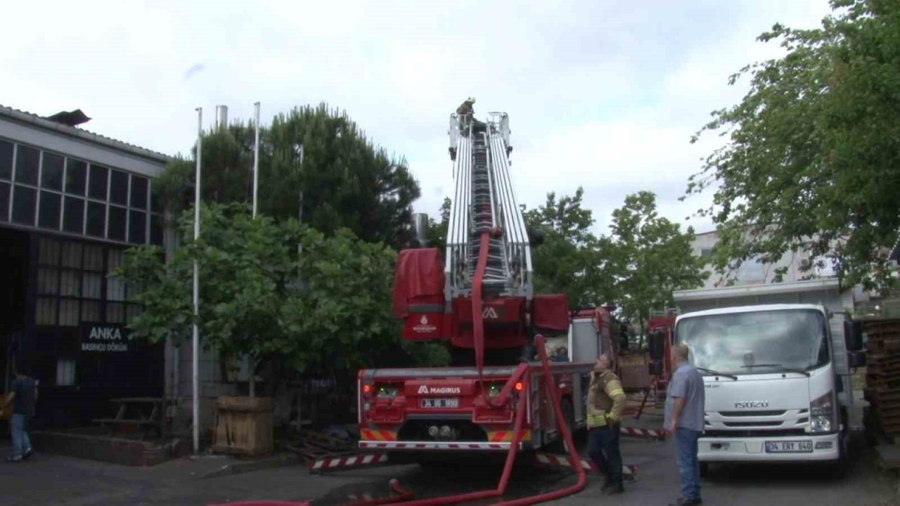 Ümraniye’de döküm atölyesinde patlama sonrası yangın