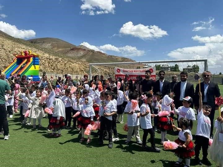 4-6 yaş Kur’an kursu öğrencileri için mezuniyet şöleni