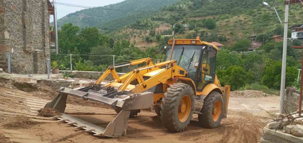 Nazilli Belediyesi Ketenova Mahallesi’nde yol çalışmalarına başladı