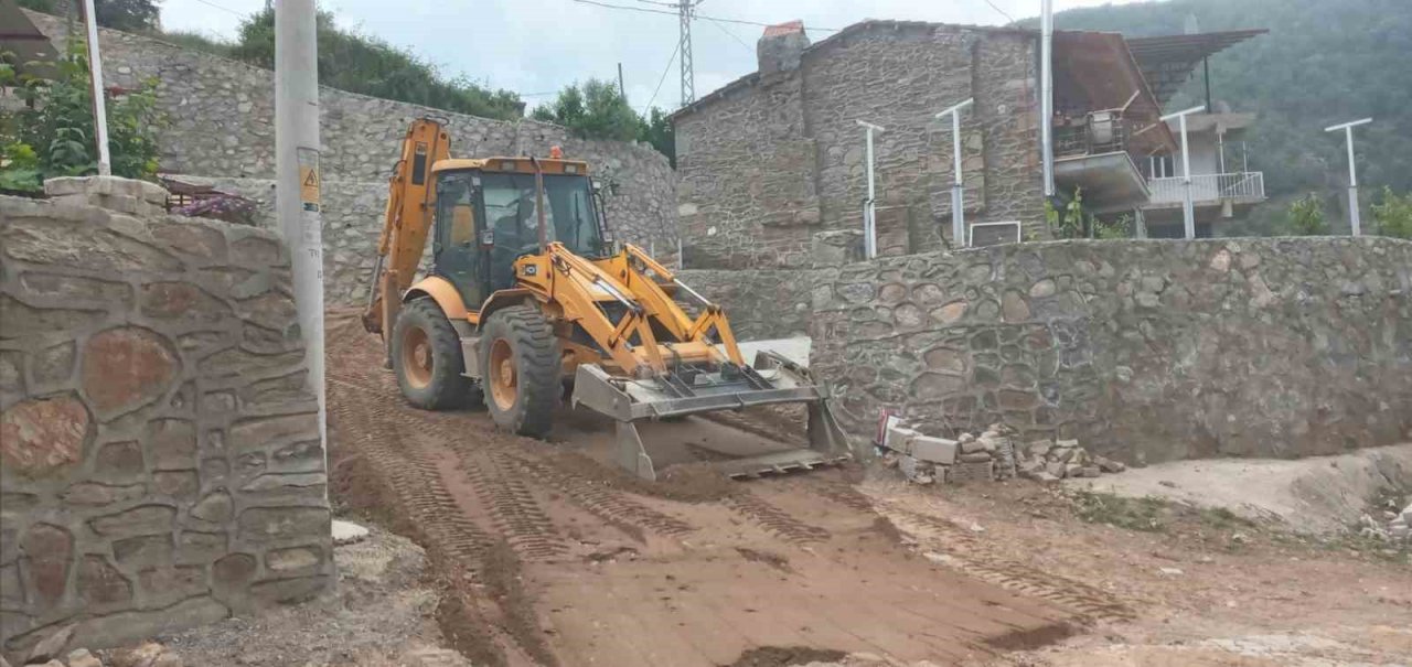 Nazilli Belediyesi Ketenova Mahallesi’nde yol çalışmalarına başladı