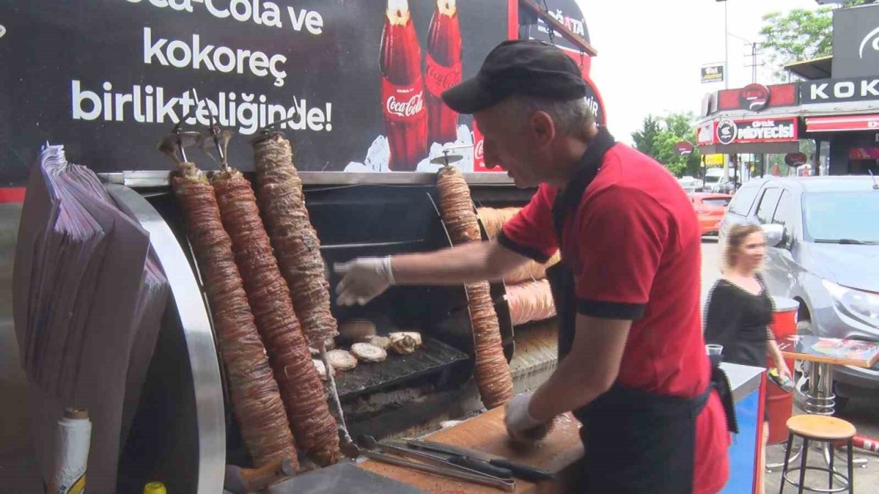 Yunanistan bu sefer de ‘kokoreçi’ sahiplendi