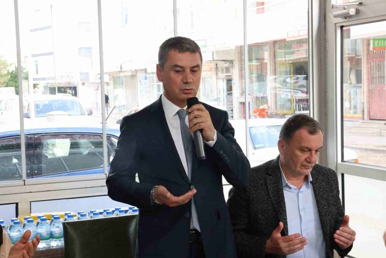 Başkan Şimşek esnafla kahvaltıda buluştu
