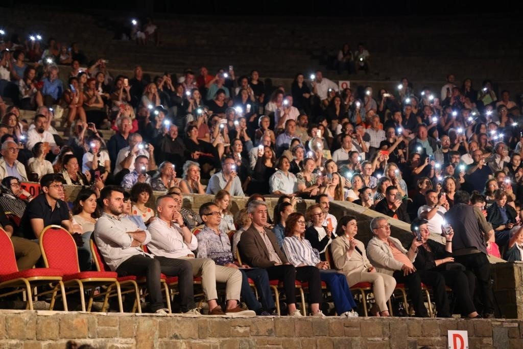 Antakya Medeniyetler Korosu onur konuğu olarak Marmaris’te konser verdi