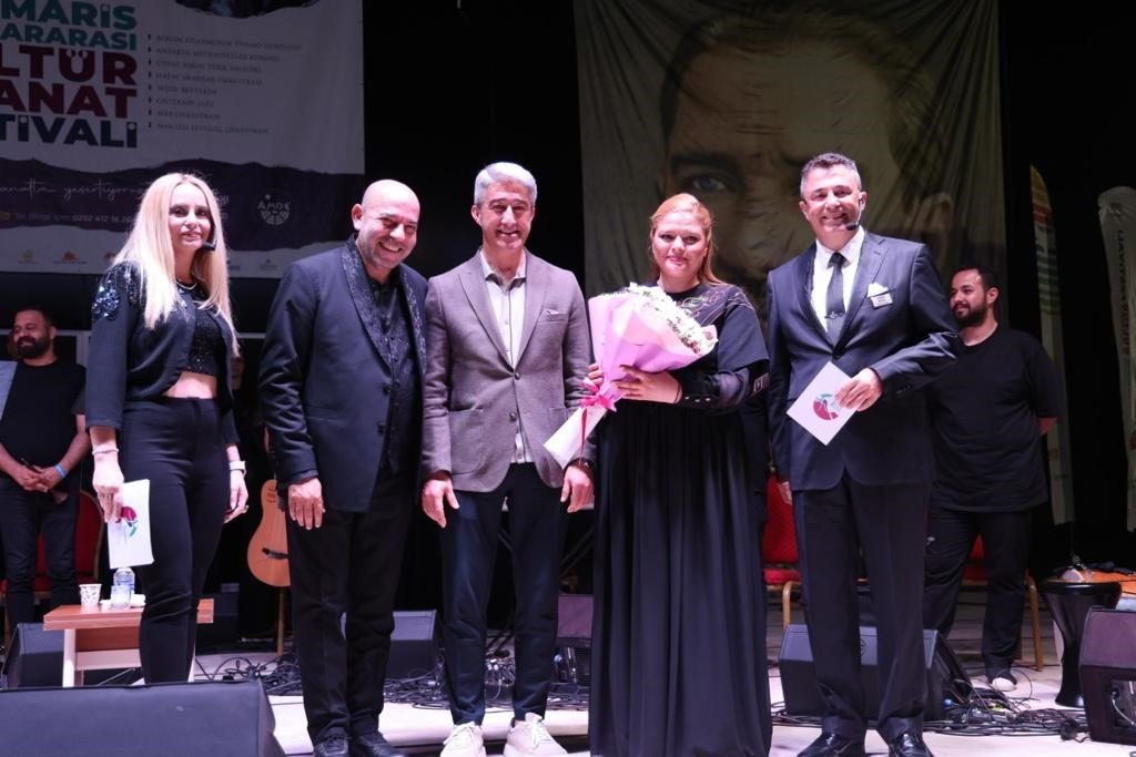 Antakya Medeniyetler Korosu onur konuğu olarak Marmaris’te konser verdi