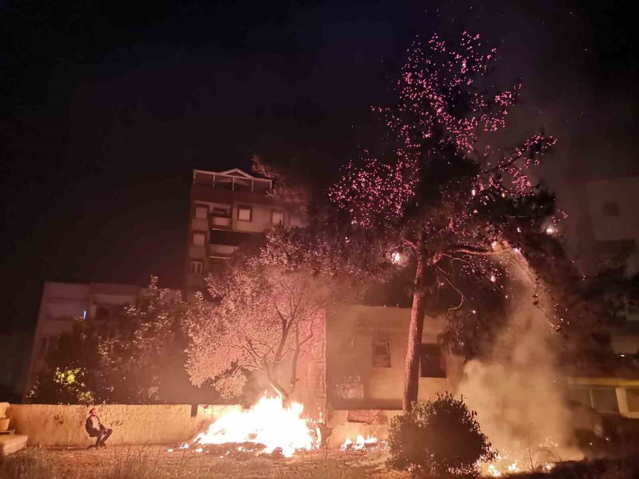 Bandırma’da otluk alanda çıkan yangın korkuttu