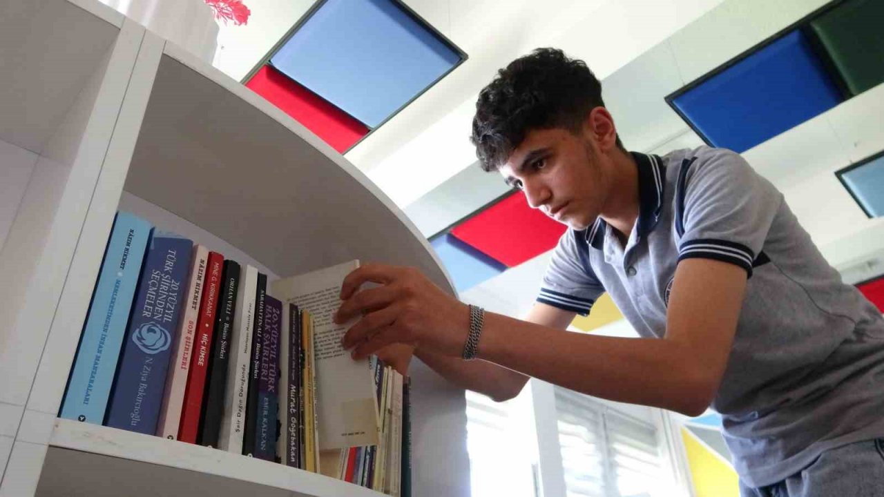 Bingöl’de 50 kitap okuyan öğrenci ödüllendirildi