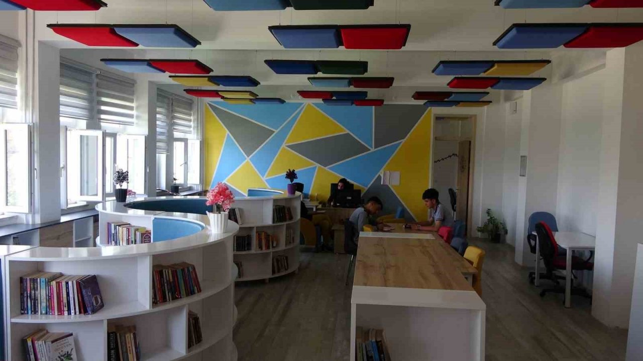 Bingöl’de 50 kitap okuyan öğrenci ödüllendirildi