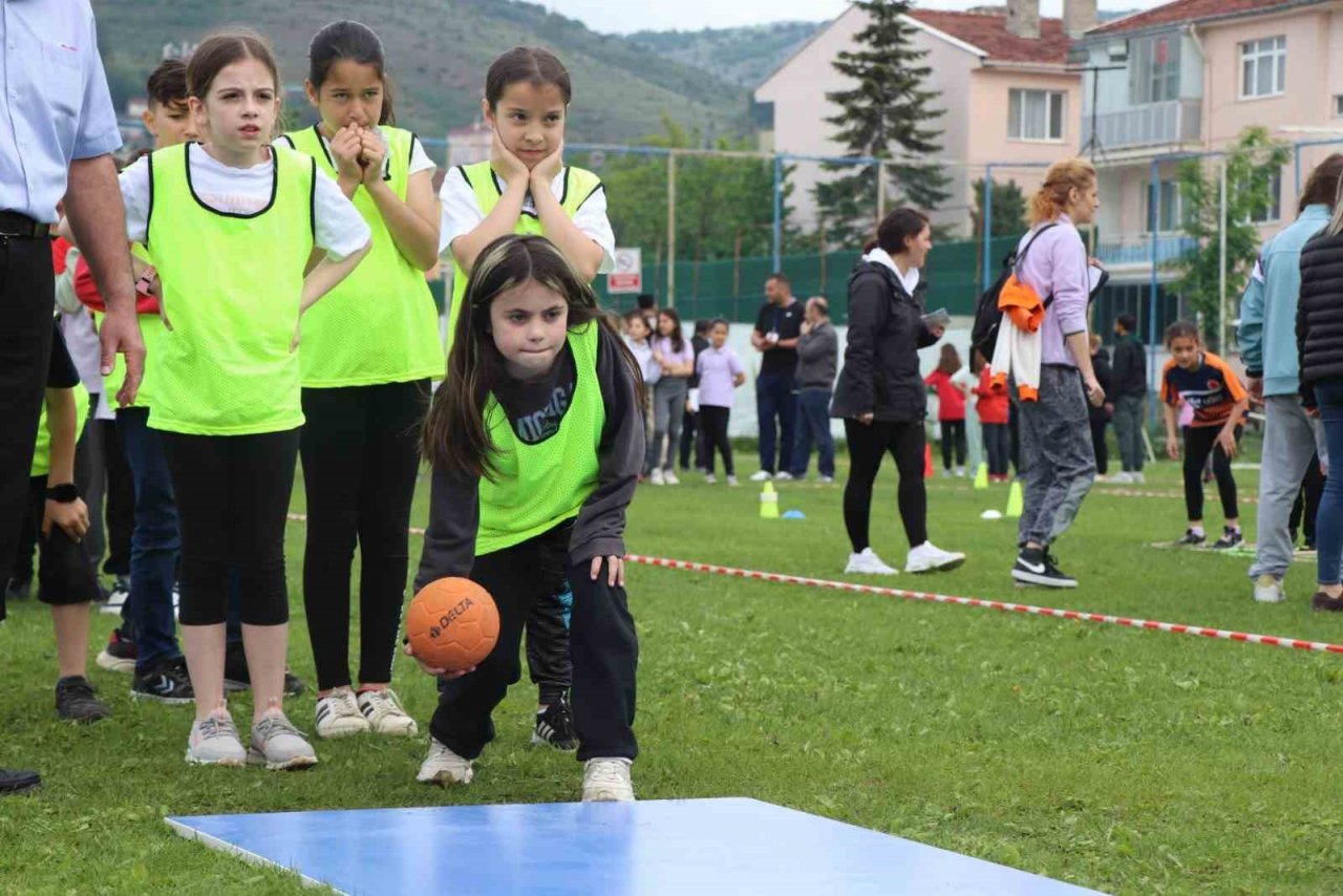 Bozüyük’te ilk kez fiziksel etkinlikler şenliği yapıldı