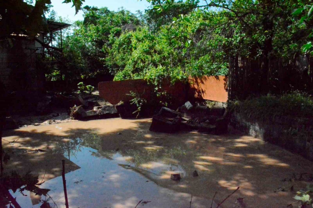 Burdur’da yaşanan selin hasarları giderilmeye çalışılıyor