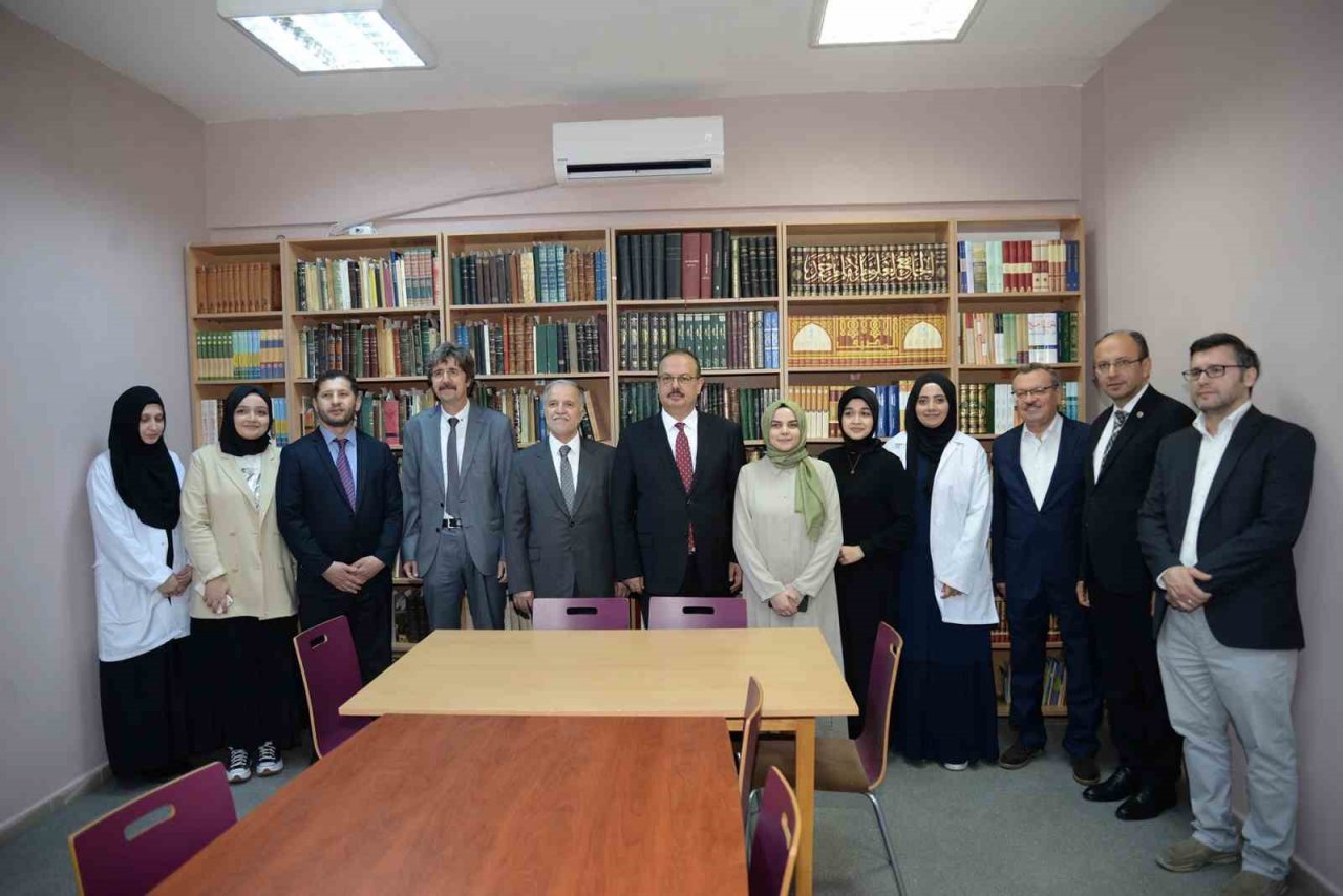 Yazma eserler kütüphanesi ve sergi salonu hizmete açıldı