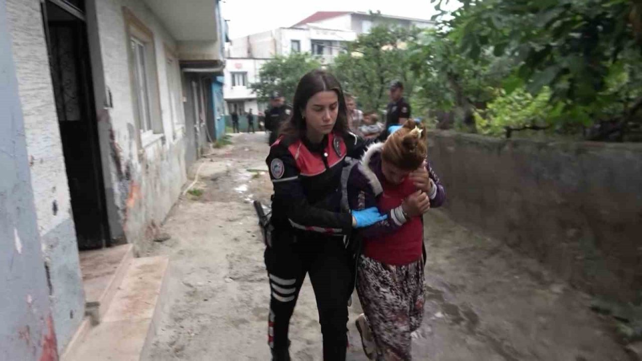 Toka ile kapılarını açtıkları evleri soyuyorlardı...Aile görünümlü hırsızlar ve aranan kişilere şafak operasyonu