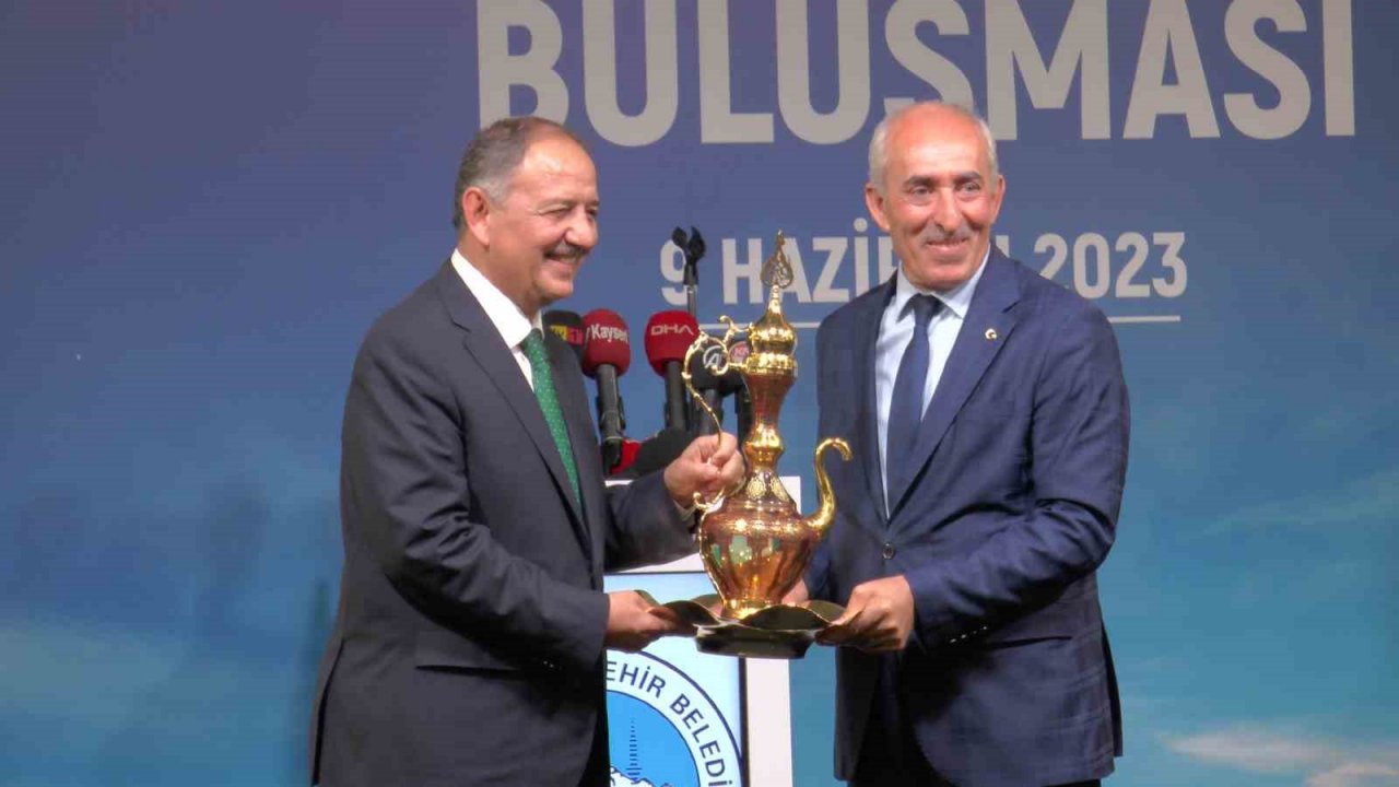 Bakan Özhaseki: “Geliştirilen formüller ile deprem bölgesindeki konut teslimleri hızlanacak”
