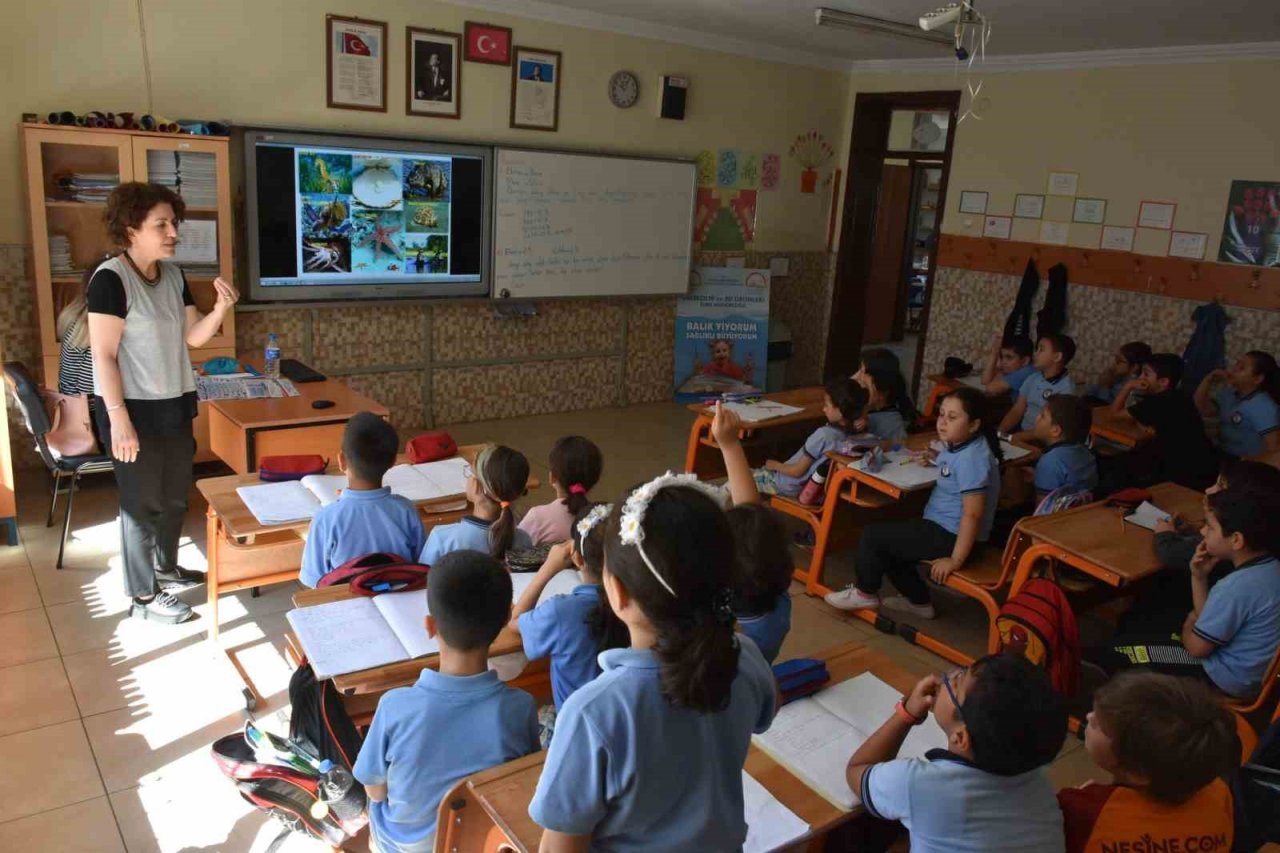 Aydın’da öğrencilerin balık ekmek keyfi