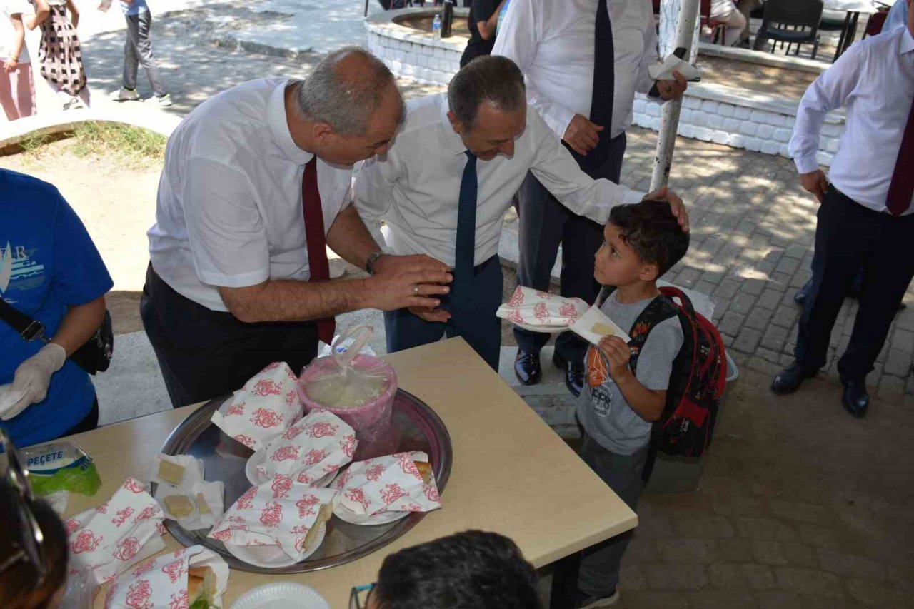 Aydın’da öğrencilerin balık ekmek keyfi