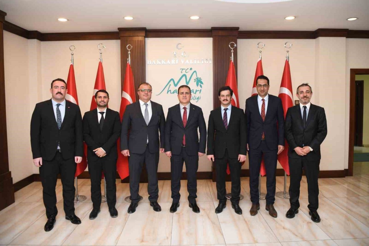 Kültür ve Turizm" isimli kitap Vali Akbıyık’a takdim edildi