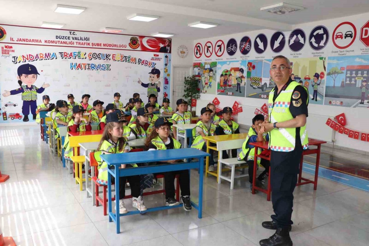 Bu parkurda 1 yılda 3 bin 800 öğrenciye eğitim verildi