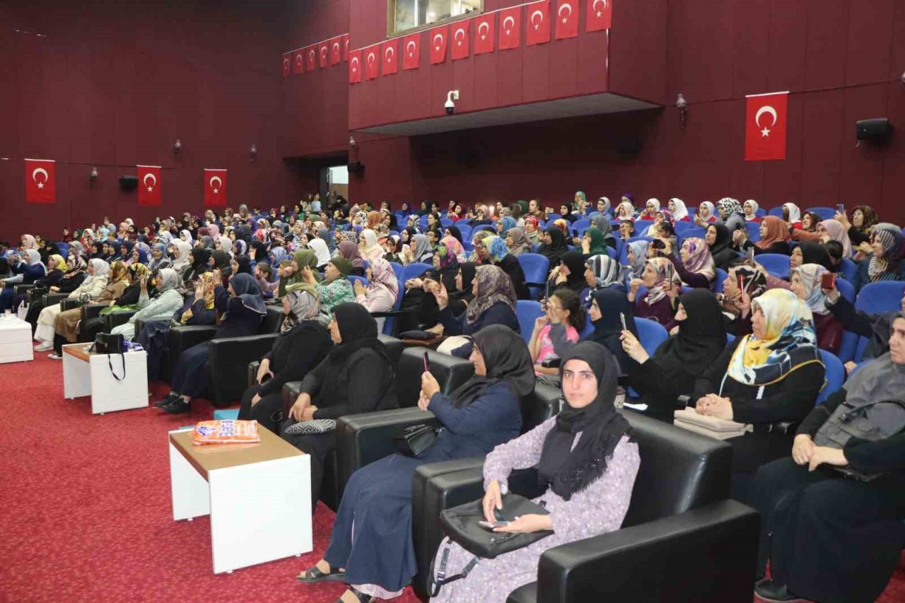 Elazığ’da ’aile’ konulu program düzenlendi