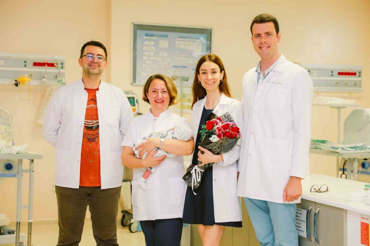 Bağırsakları göğüs kafesinde doğdu