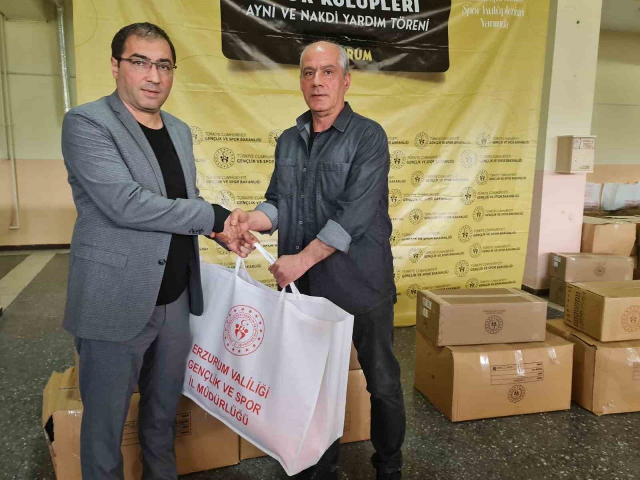 Amatör sporculara malzeme desteği