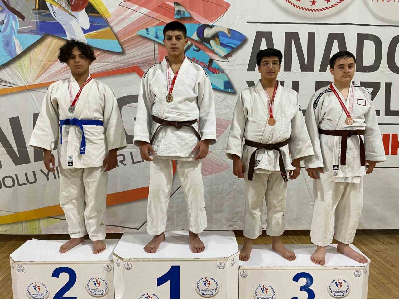 Anadolu Yıldızlar Ligi Judo Grup Müsabakalarında Manisa rüzgarı esti
