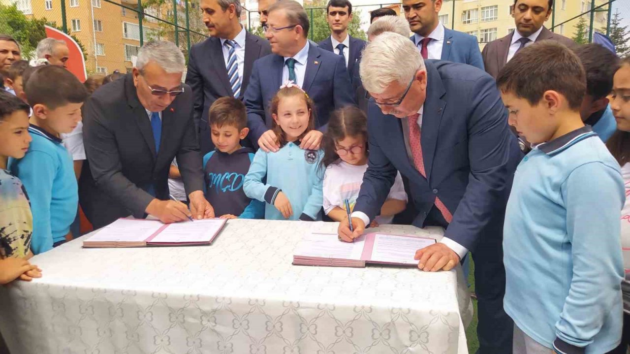 Yozgat’ta 30 spor sahası, İl Milli Eğitim Müdürlüğüne devredildi