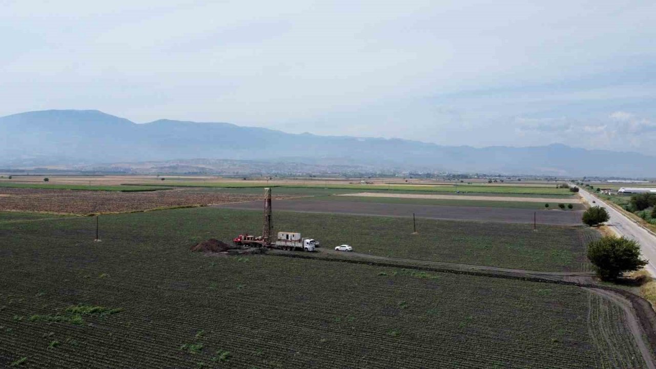 Amik Ovası’nda depremin vurduğu su kuyuları açılıyor