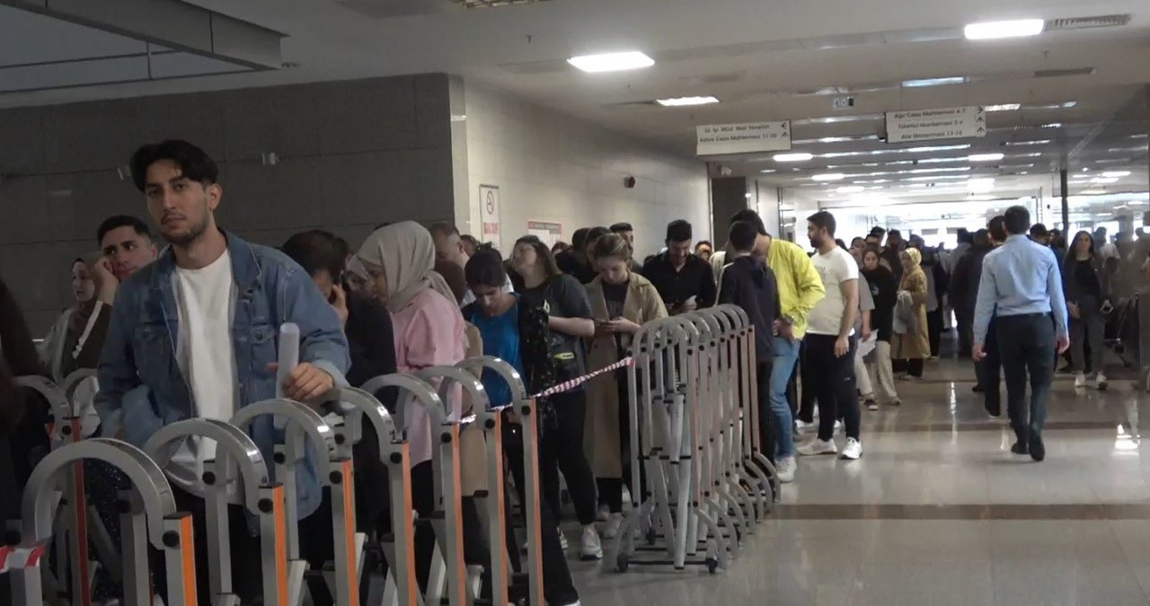 Çağlayan Adliyesi’nde icra ve zabıt katipliği kuyruğu