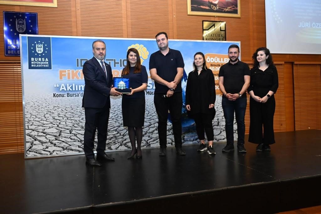 Mustafakemalpaşa Belediyesi ’Çevre’ ödüle layık görüldü