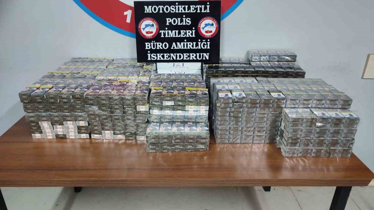 Otomobildeki çuvaldan bin 500 paket kaçak sigara çıktı