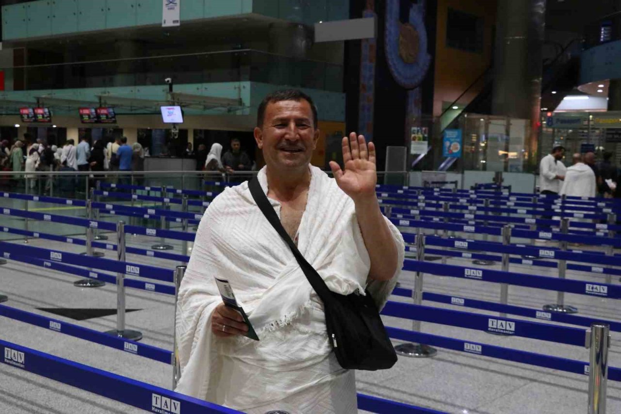 İzmir’den ilk hacı kafilesi yola çıktı