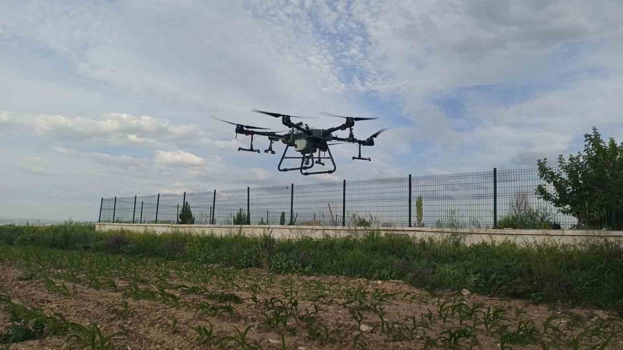 Tarımsal ilaçlamada traktörün yerini ZİHA’lar alıyor