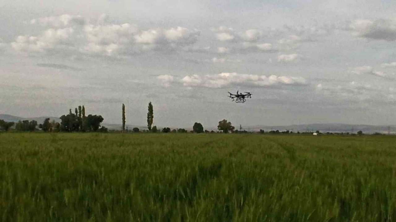 Tarımsal ilaçlamada traktörün yerini ZİHA’lar alıyor