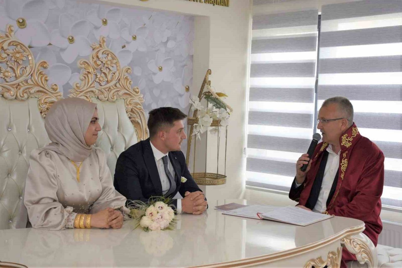 Karacabey’in yeni nikah salonu hizmete açıldı