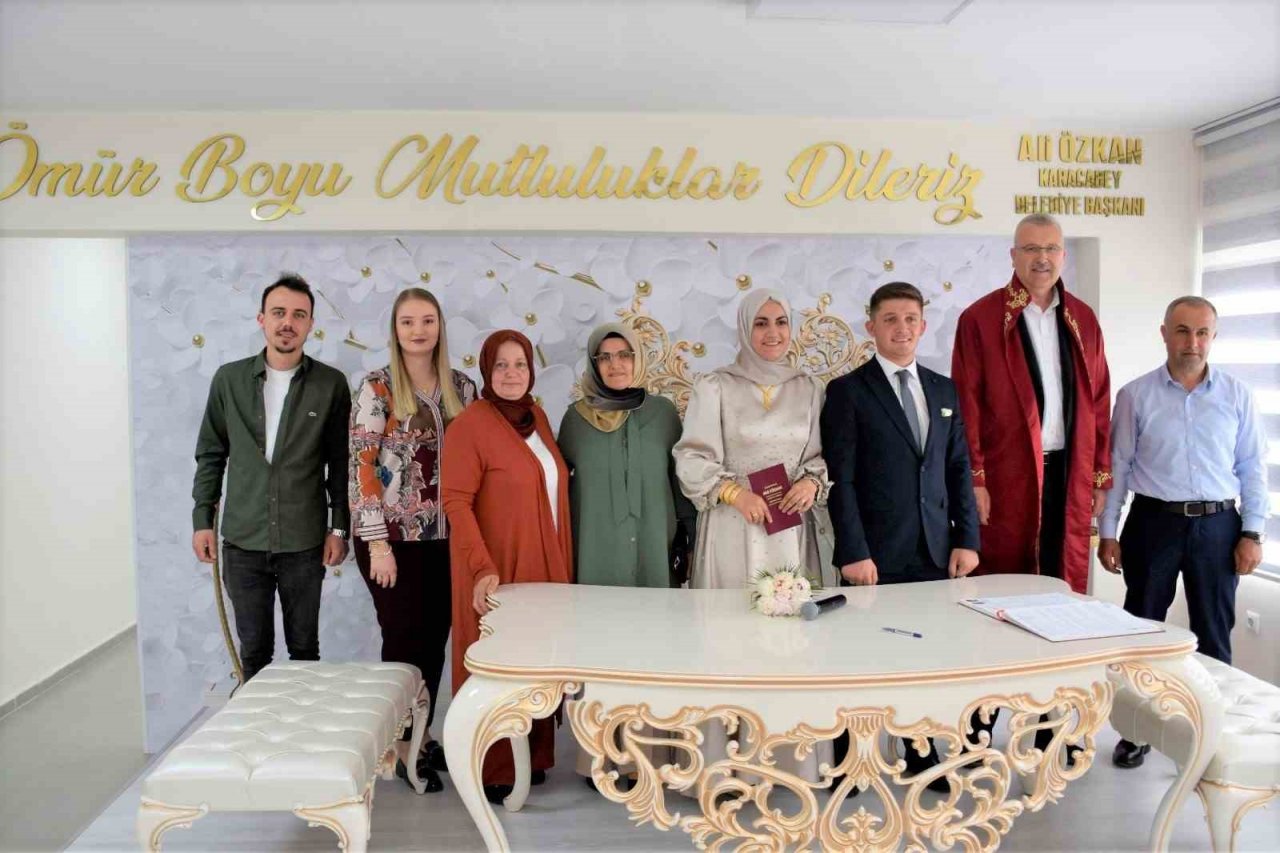 Karacabey’in yeni nikah salonu hizmete açıldı