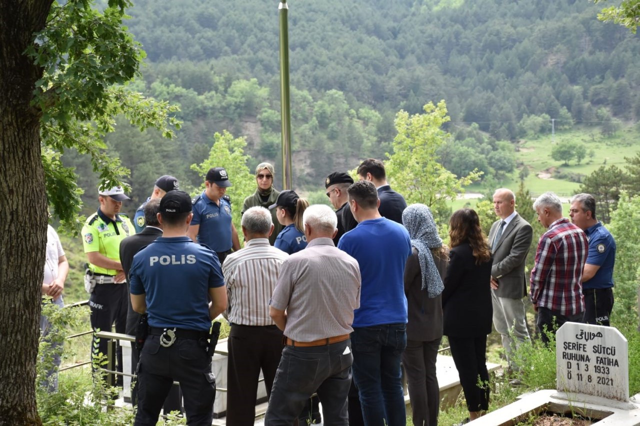 Şehit Şerife Özden Kalmış kabir başında anıldı