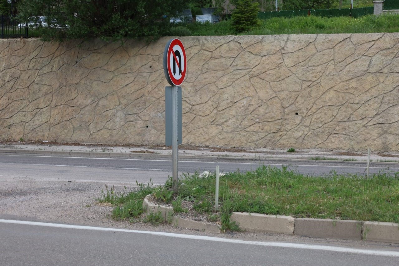 Pınarbaşı halkı: "Yollar delik deşik, kaldırımlar eğit bükük"