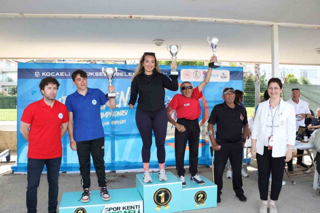 Para Yelken’de kupalar sahiplerini buldu