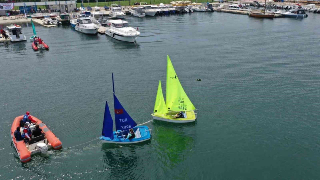 Para Yelken’de kupalar sahiplerini buldu